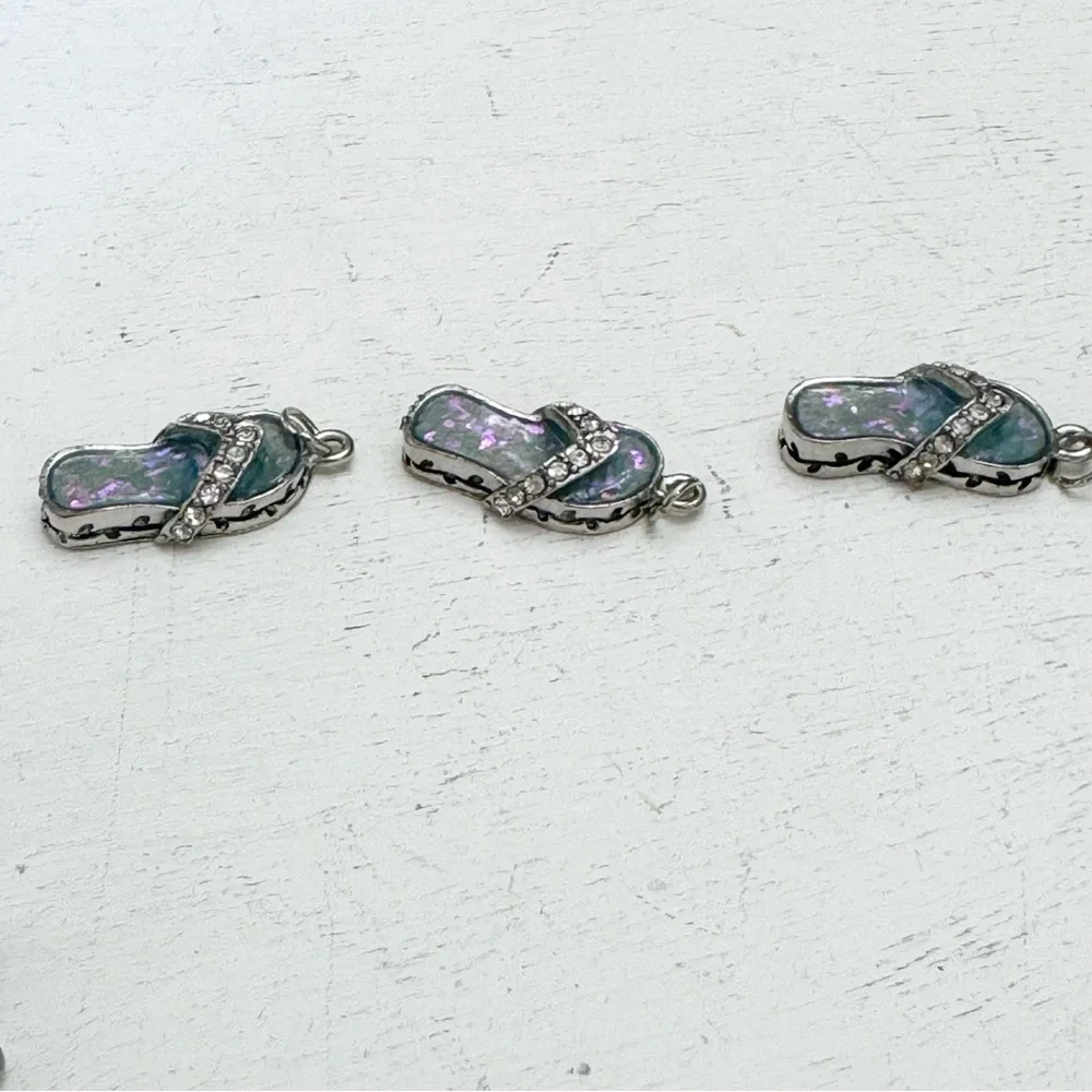 Set of 3 Abalone Shell Flip Flop Pendant Bracelet Rhinestone Charms Silver Tone - Picture 3 of 9